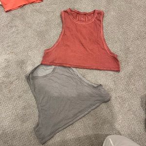 Lululemon set of 2 cropped muscle tanks!